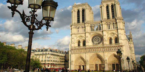 Autour de Notre-Dame, l’occasion d’évoquer des légendes parisiennes, qui peuvent donner quelques frissons