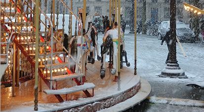 Manège gratuit Paris, vacances de Noël Une sortie en famille gratuite à Paris