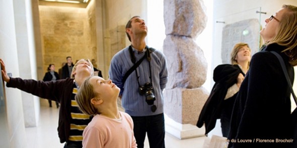 Visiter le Louvre avec des enfants, plus sympa en suivant un conte. 