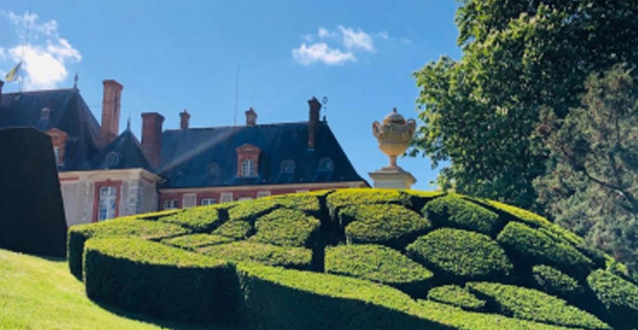 Les enfants adorent le château de Breteuil, un site magnifique, dédié aux contes de Perrault. Un jeu de piste gratuit, des séances de contes, des visites guidées