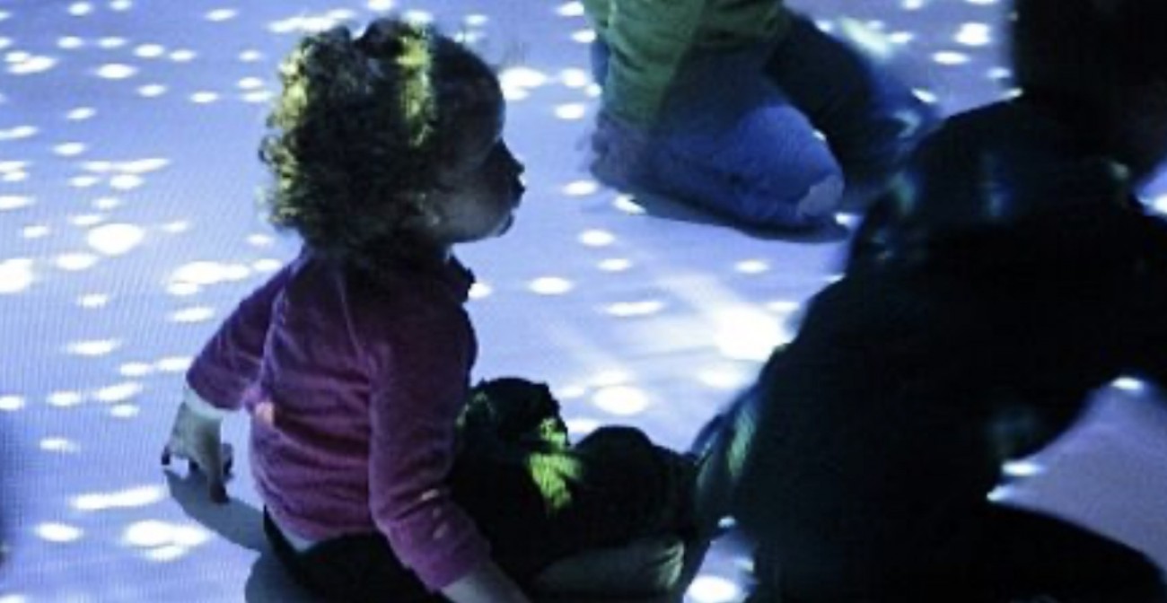 Visite enfant, Musée du Quai Branly La première découverte pour enfant de 0 à 3 ans passe par la musique.