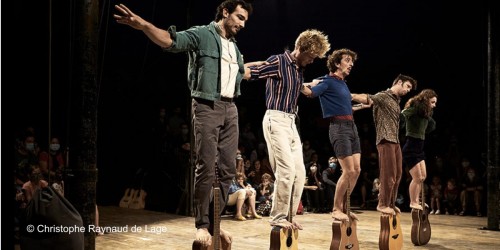 Les Dodos, spectacle pour 5 acrobates et 56 guitares, dès 5 ans. Espace Cirque Antony