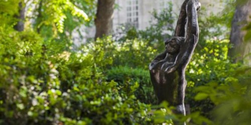 Dans les jardins du musée Rodin, une visite en famille pour tout comprendre de cet artiste