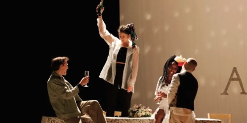 D'autres familles que la mienne, un spectacle délicat, à la fois poétique et profondément humain.